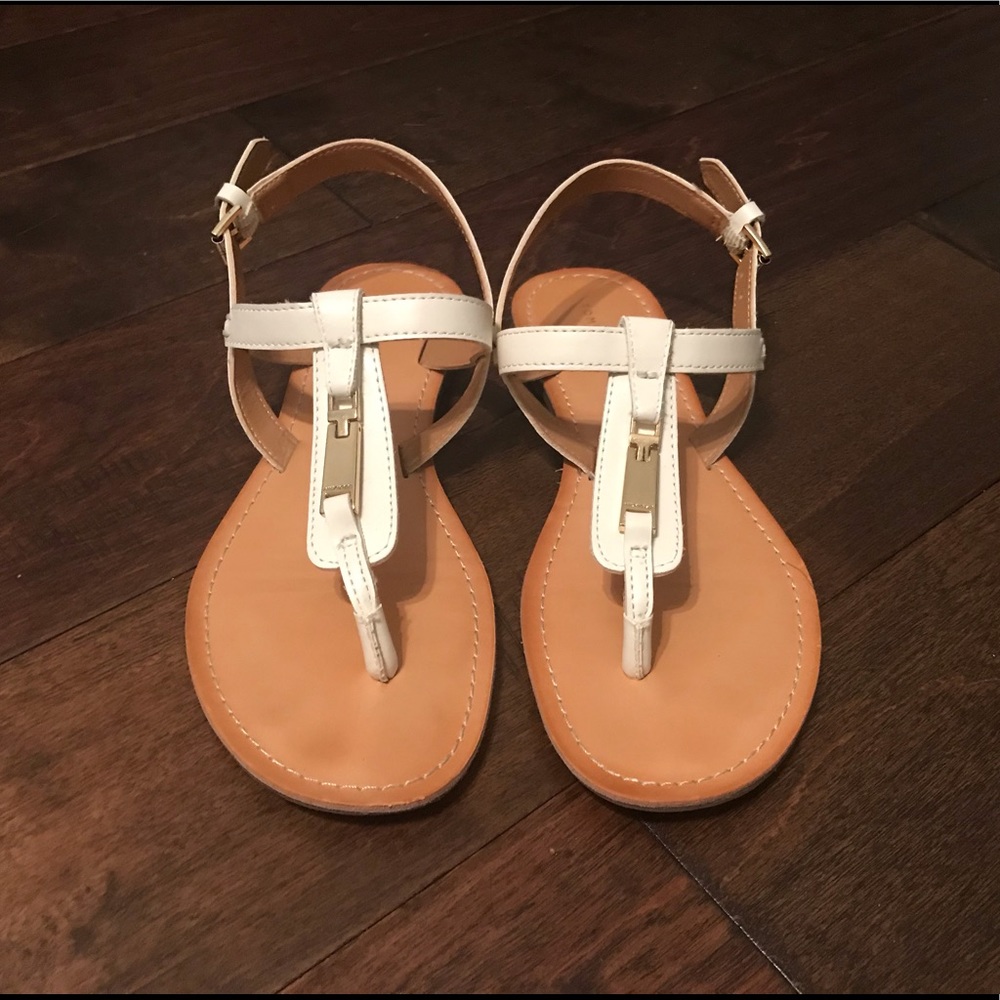 White Tommy Hilfiger sandals, size 6